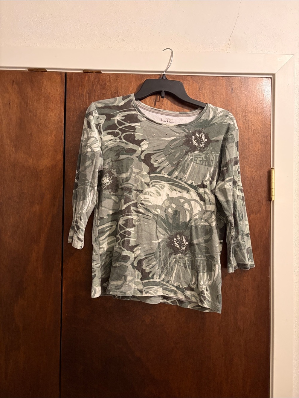 Nicole Miller Green Floral 3/4 Sleeve Top